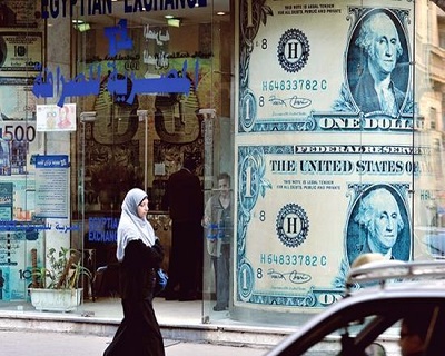 埃及经济崩盘？汇率1天贬值40%，病根在新自由主义